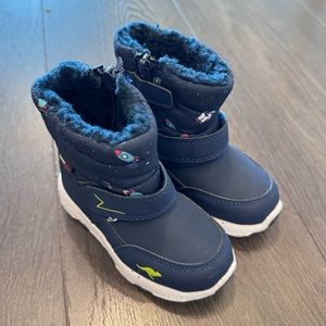 NEW Kangaroos baby winter boots size 22